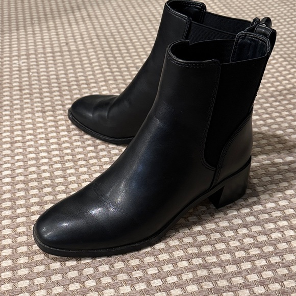 J Crew Black Vegan Leather Chelsea Boots - Picture 2 of 9